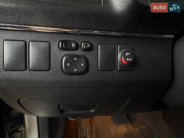 Серый Тойота Авенсис, объемом двигателя 1.8 л и пробегом 250 тыс. км за 11000 $, фото 10 на Automoto.ua