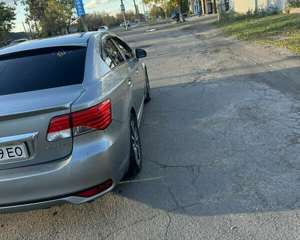 Серый Тойота Авенсис, объемом двигателя 2 л и пробегом 185 тыс. км за 12000 $, фото 6 на Automoto.ua