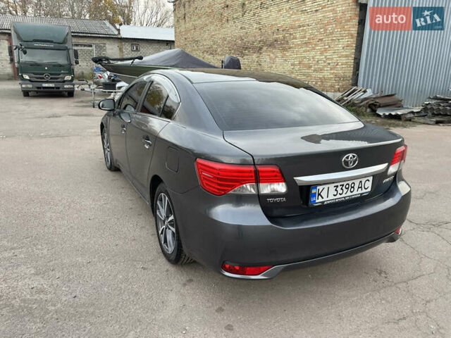 Серый Тойота Авенсис, объемом двигателя 2 л и пробегом 290 тыс. км за 11000 $, фото 5 на Automoto.ua