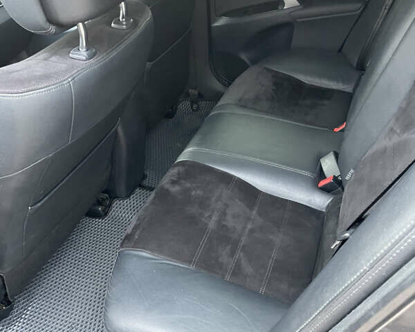 Серый Тойота Авенсис, объемом двигателя 2 л и пробегом 290 тыс. км за 11000 $, фото 11 на Automoto.ua