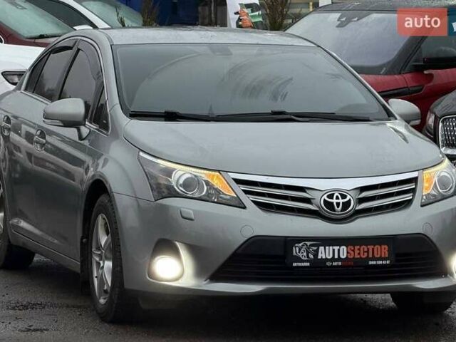 Серый Тойота Авенсис, объемом двигателя 1.8 л и пробегом 202 тыс. км за 12800 $, фото 4 на Automoto.ua