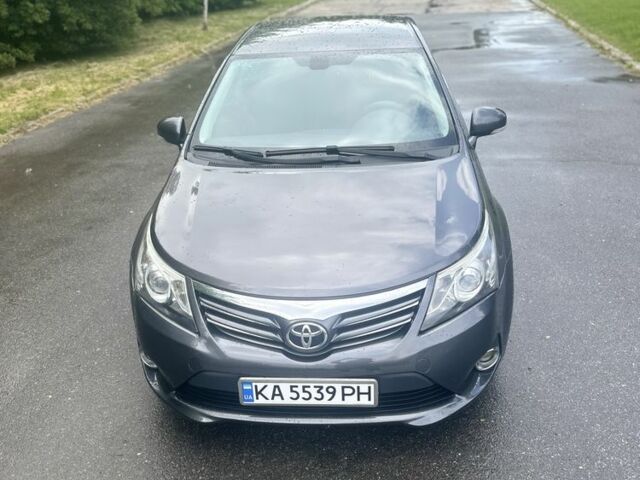 Сірий Тойота Авенсіс, об'ємом двигуна 1.8 л та пробігом 250 тис. км за 9500 $, фото 13 на Automoto.ua
