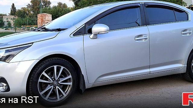 Серый Тойота Авенсис, объемом двигателя 1.8 л и пробегом 195 тыс. км за 9800 $, фото 1 на Automoto.ua