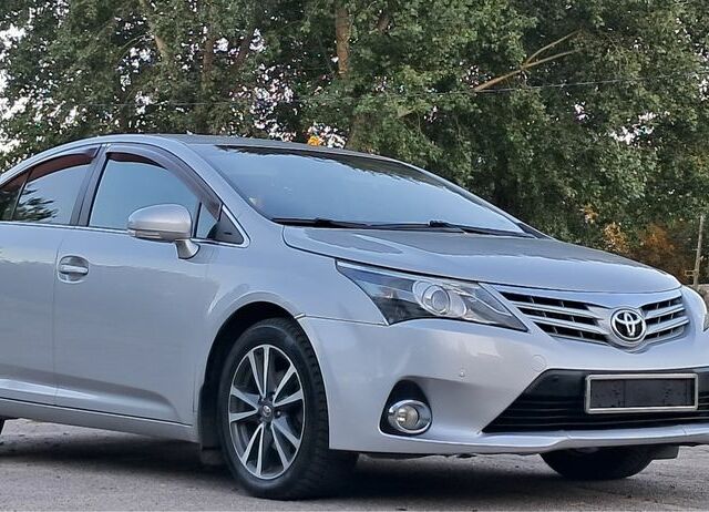 Серый Тойота Авенсис, объемом двигателя 1.8 л и пробегом 97 тыс. км за 10300 $, фото 2 на Automoto.ua