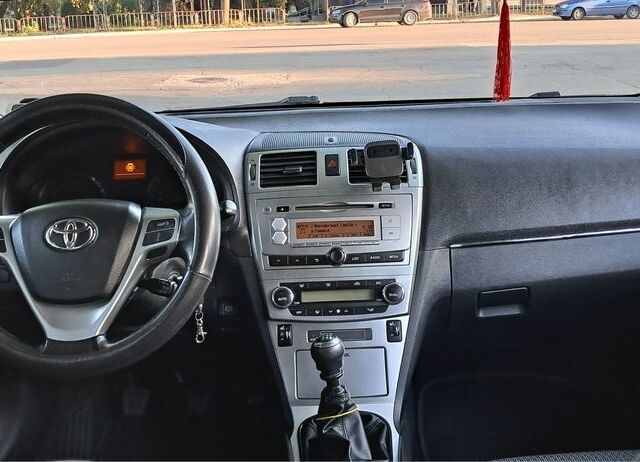 Серый Тойота Авенсис, объемом двигателя 1.8 л и пробегом 97 тыс. км за 10300 $, фото 12 на Automoto.ua