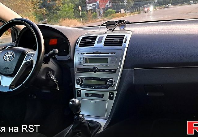 Серый Тойота Авенсис, объемом двигателя 1.8 л и пробегом 195 тыс. км за 9800 $, фото 4 на Automoto.ua