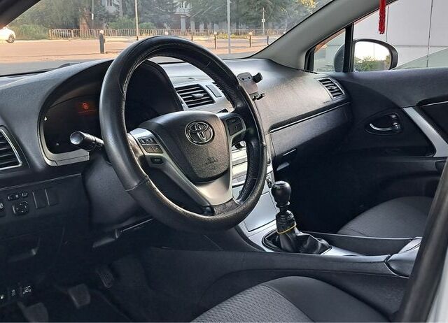 Серый Тойота Авенсис, объемом двигателя 1.8 л и пробегом 97 тыс. км за 10300 $, фото 11 на Automoto.ua