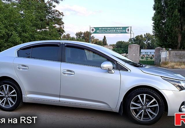 Серый Тойота Авенсис, объемом двигателя 1.8 л и пробегом 195 тыс. км за 9800 $, фото 2 на Automoto.ua