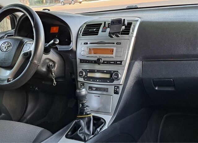 Серый Тойота Авенсис, объемом двигателя 1.8 л и пробегом 97 тыс. км за 10300 $, фото 13 на Automoto.ua