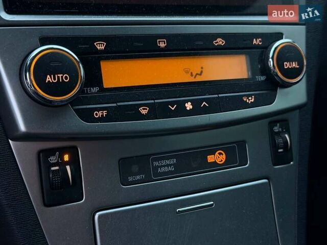 Серый Тойота Авенсис, объемом двигателя 1.8 л и пробегом 202 тыс. км за 12800 $, фото 33 на Automoto.ua