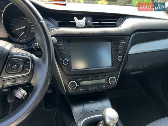 Сірий Тойота Авенсіс, об'ємом двигуна 2 л та пробігом 207 тис. км за 13800 $, фото 16 на Automoto.ua