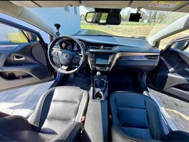 Сірий Тойота Авенсіс, об'ємом двигуна 2 л та пробігом 255 тис. км за 12500 $, фото 3 на Automoto.ua