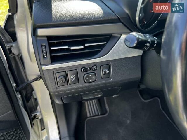 Сірий Тойота Авенсіс, об'ємом двигуна 2 л та пробігом 207 тис. км за 13800 $, фото 12 на Automoto.ua