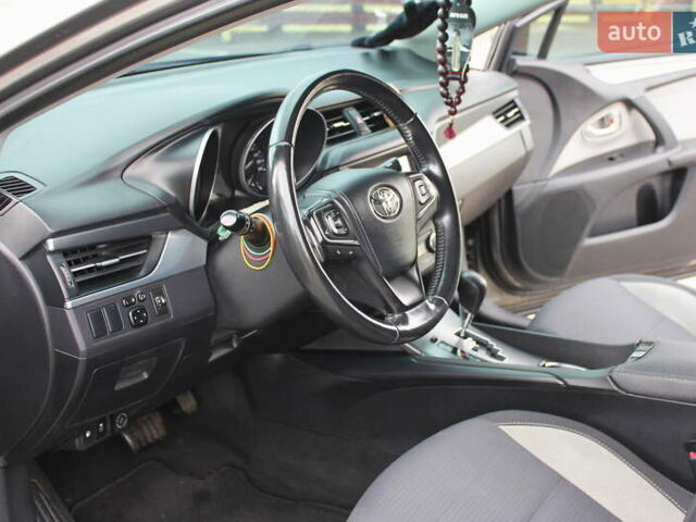 Серый Тойота Авенсис, объемом двигателя 1.8 л и пробегом 156 тыс. км за 15600 $, фото 24 на Automoto.ua