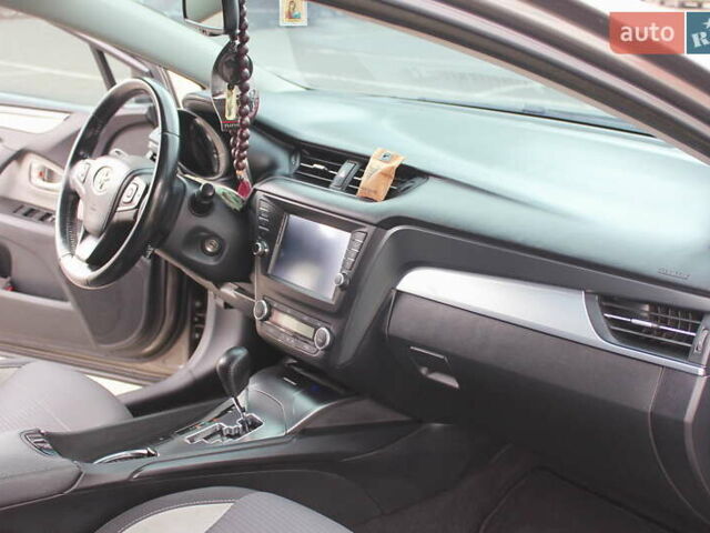 Серый Тойота Авенсис, объемом двигателя 1.8 л и пробегом 156 тыс. км за 15600 $, фото 22 на Automoto.ua