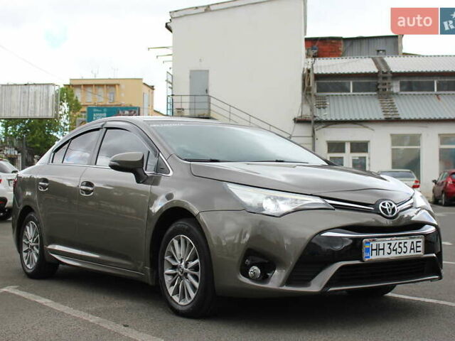Серый Тойота Авенсис, объемом двигателя 1.8 л и пробегом 156 тыс. км за 15600 $, фото 1 на Automoto.ua