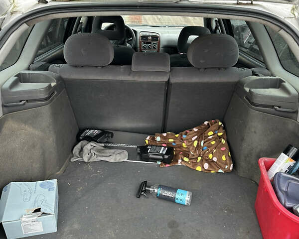 Серый Тойота Авенсис, объемом двигателя 1.8 л и пробегом 366 тыс. км за 2000 $, фото 2 на Automoto.ua