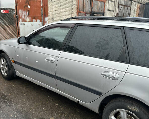 Серый Тойота Авенсис, объемом двигателя 1.8 л и пробегом 366 тыс. км за 2000 $, фото 7 на Automoto.ua