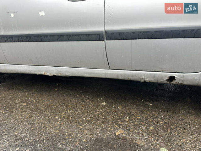 Серый Тойота Авенсис, объемом двигателя 1.8 л и пробегом 366 тыс. км за 2000 $, фото 8 на Automoto.ua