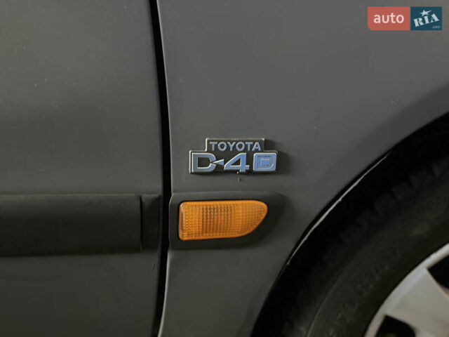 Серый Тойота Авенсис, объемом двигателя 2 л и пробегом 418 тыс. км за 2000 $, фото 15 на Automoto.ua