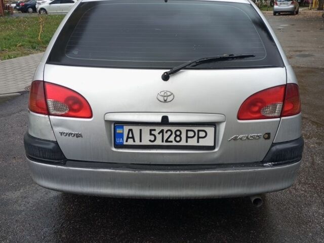 Серый Тойота Авенсис, объемом двигателя 1.8 л и пробегом 534 тыс. км за 3000 $, фото 2 на Automoto.ua
