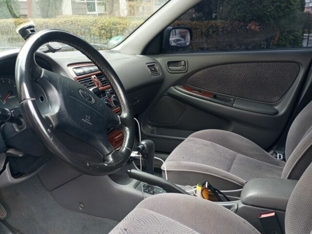 Серый Тойота Авенсис, объемом двигателя 1.8 л и пробегом 534 тыс. км за 3000 $, фото 4 на Automoto.ua