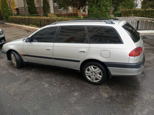 Серый Тойота Авенсис, объемом двигателя 1.8 л и пробегом 534 тыс. км за 3000 $, фото 1 на Automoto.ua