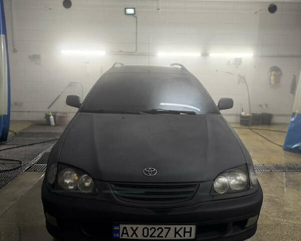 Серый Тойота Авенсис, объемом двигателя 2 л и пробегом 418 тыс. км за 2000 $, фото 2 на Automoto.ua