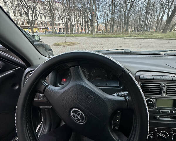 Сірий Тойота Авенсіс, об'ємом двигуна 2 л та пробігом 400 тис. км за 4000 $, фото 5 на Automoto.ua