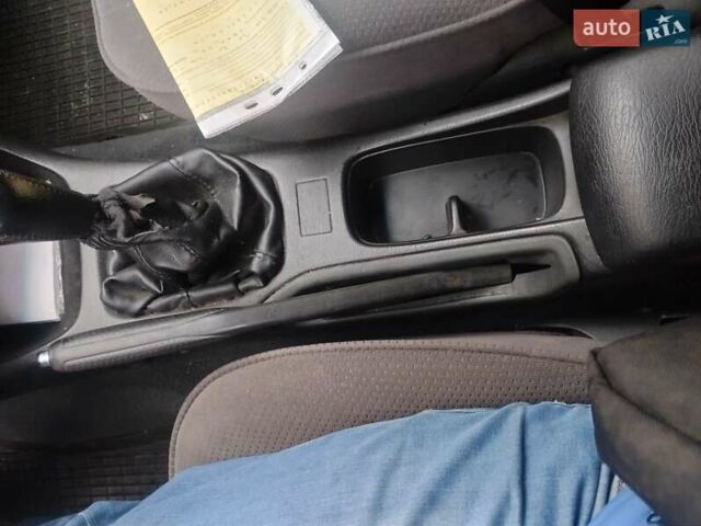 Серый Тойота Авенсис, объемом двигателя 1.8 л и пробегом 427 тыс. км за 4250 $, фото 7 на Automoto.ua