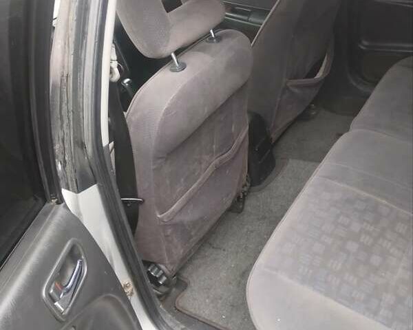 Серый Тойота Авенсис, объемом двигателя 1.8 л и пробегом 427 тыс. км за 4250 $, фото 13 на Automoto.ua