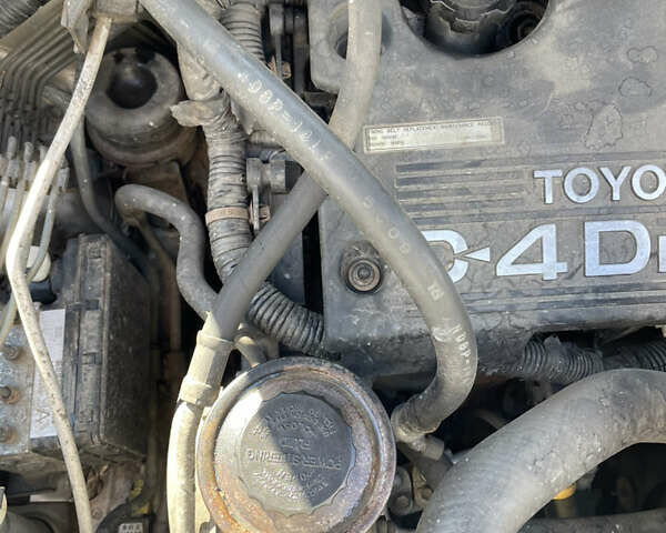 Сірий Тойота Авенсіс, об'ємом двигуна 2 л та пробігом 350 тис. км за 4200 $, фото 16 на Automoto.ua