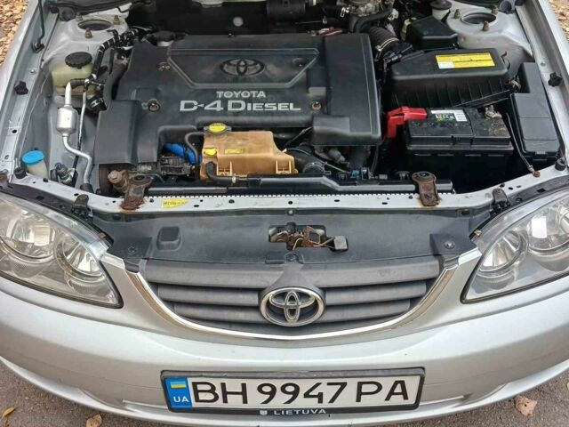 Серый Тойота Авенсис, объемом двигателя 2 л и пробегом 360 тыс. км за 2000 $, фото 9 на Automoto.ua