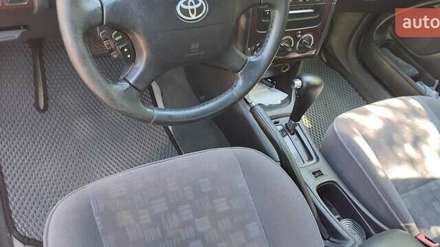Серый Тойота Авенсис, объемом двигателя 1.79 л и пробегом 360 тыс. км за 3900 $, фото 19 на Automoto.ua