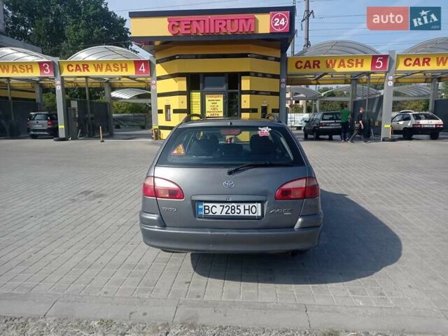 Серый Тойота Авенсис, объемом двигателя 2 л и пробегом 350 тыс. км за 4000 $, фото 3 на Automoto.ua