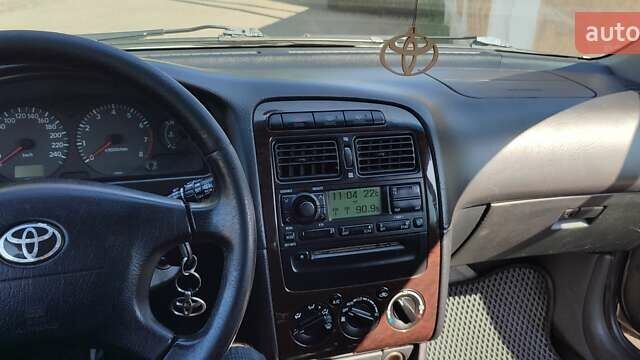 Серый Тойота Авенсис, объемом двигателя 1.79 л и пробегом 360 тыс. км за 3900 $, фото 21 на Automoto.ua