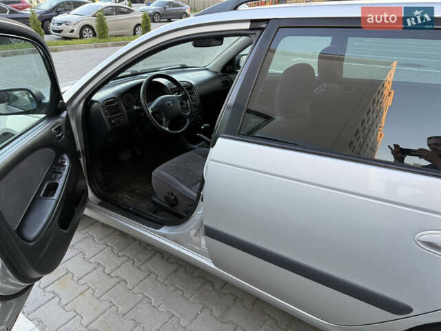 Серый Тойота Авенсис, объемом двигателя 1.8 л и пробегом 233 тыс. км за 4800 $, фото 6 на Automoto.ua