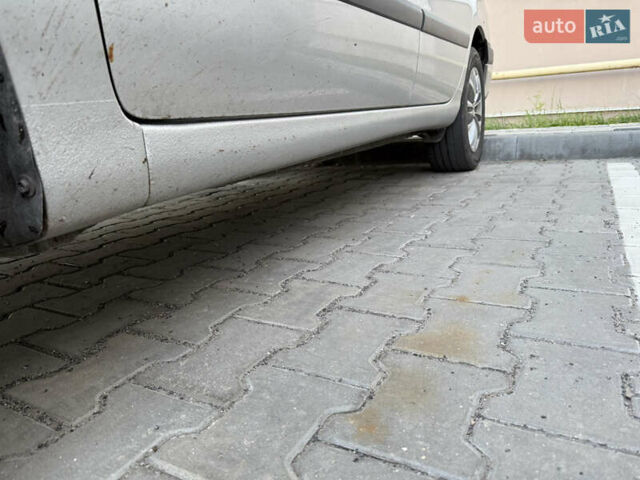 Серый Тойота Авенсис, объемом двигателя 1.8 л и пробегом 233 тыс. км за 4800 $, фото 14 на Automoto.ua