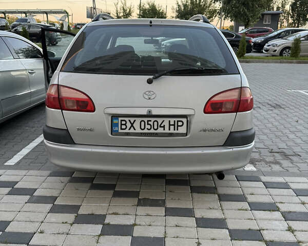 Серый Тойота Авенсис, объемом двигателя 1.8 л и пробегом 233 тыс. км за 4800 $, фото 3 на Automoto.ua