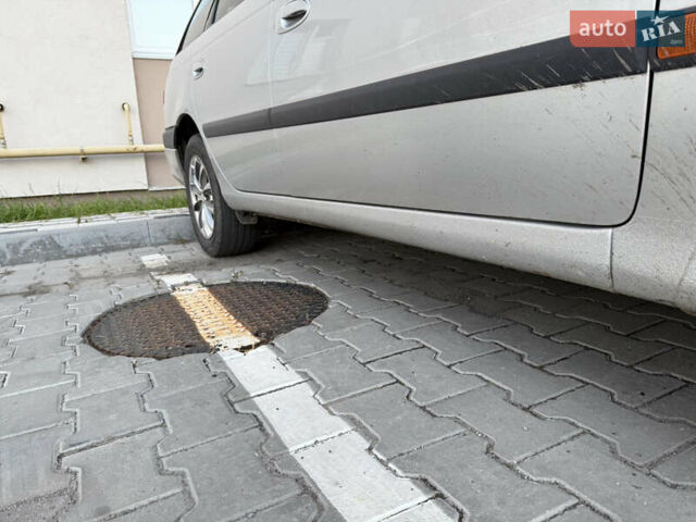 Серый Тойота Авенсис, объемом двигателя 1.8 л и пробегом 233 тыс. км за 4800 $, фото 15 на Automoto.ua