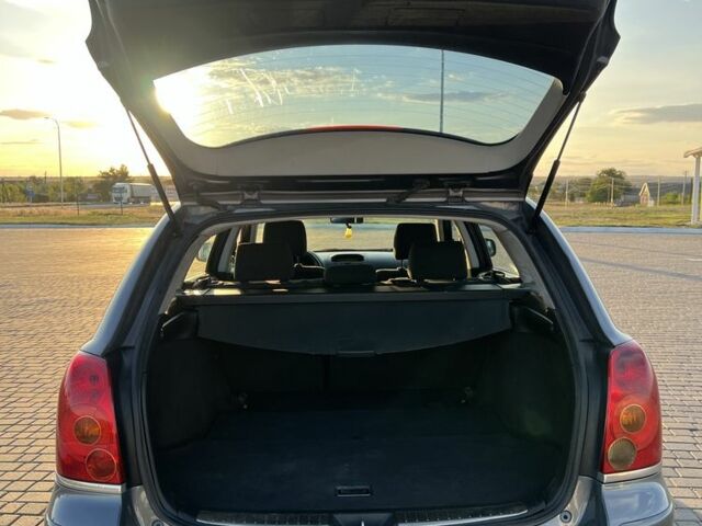 Серый Тойота Авенсис, объемом двигателя 0 л и пробегом 350 тыс. км за 2700 $, фото 6 на Automoto.ua