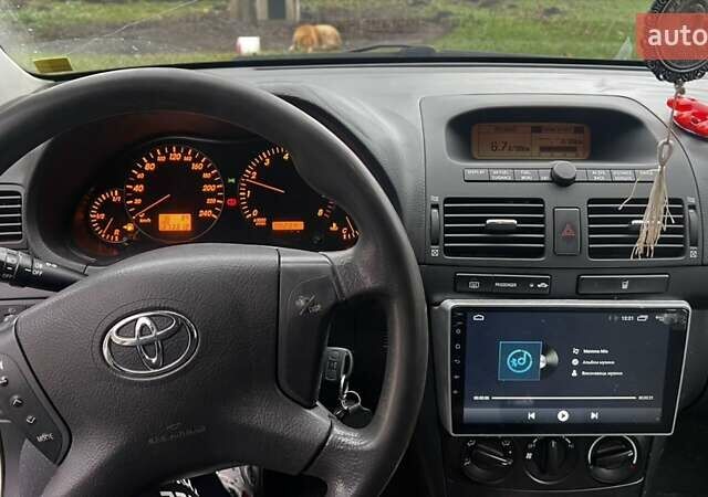 Серый Тойота Авенсис, объемом двигателя 1.6 л и пробегом 373 тыс. км за 5600 $, фото 8 на Automoto.ua