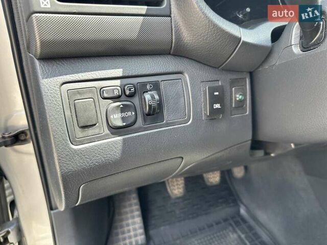 Серый Тойота Авенсис, объемом двигателя 1.8 л и пробегом 257 тыс. км за 5400 $, фото 17 на Automoto.ua