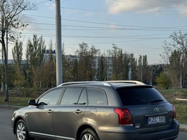 Серый Тойота Авенсис, объемом двигателя 2 л и пробегом 190 тыс. км за 3180 $, фото 3 на Automoto.ua