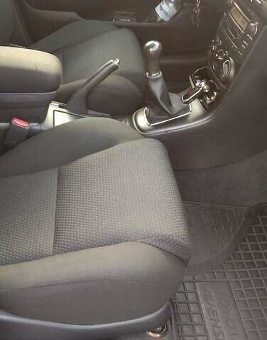 Серый Тойота Авенсис, объемом двигателя 1.6 л и пробегом 373 тыс. км за 5600 $, фото 15 на Automoto.ua