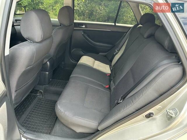 Серый Тойота Авенсис, объемом двигателя 1.8 л и пробегом 257 тыс. км за 5400 $, фото 13 на Automoto.ua