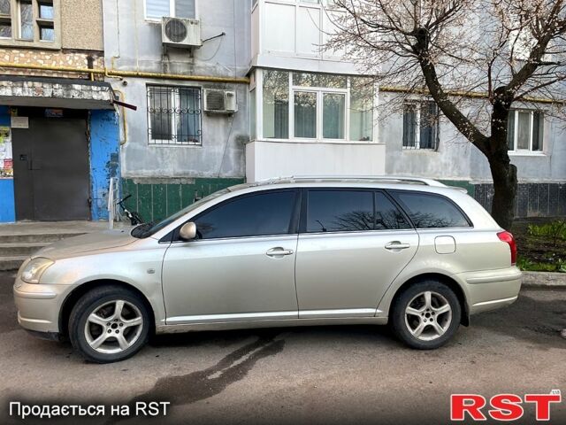 Серый Тойота Авенсис, объемом двигателя 2 л и пробегом 309 тыс. км за 5000 $, фото 2 на Automoto.ua