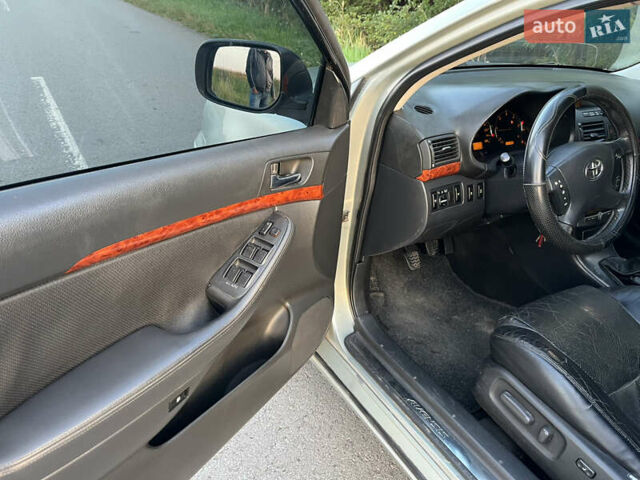 Серый Тойота Авенсис, объемом двигателя 2 л и пробегом 341 тыс. км за 4300 $, фото 23 на Automoto.ua