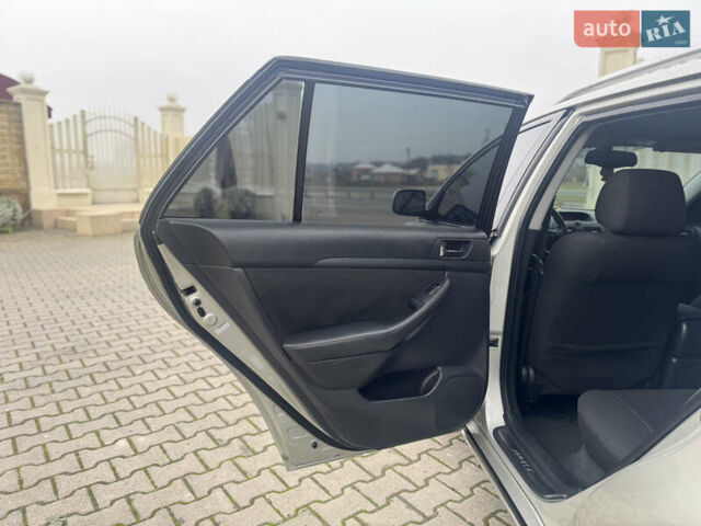 Серый Тойота Авенсис, объемом двигателя 2 л и пробегом 400 тыс. км за 4850 $, фото 14 на Automoto.ua