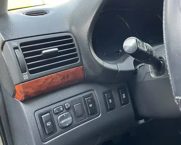Серый Тойота Авенсис, объемом двигателя 2 л и пробегом 341 тыс. км за 4300 $, фото 21 на Automoto.ua